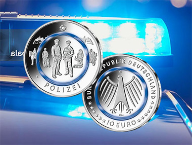 Abbildung 10-Euro-Polymerringmünze Polizei mit Polizeiwagen im Hintergrund