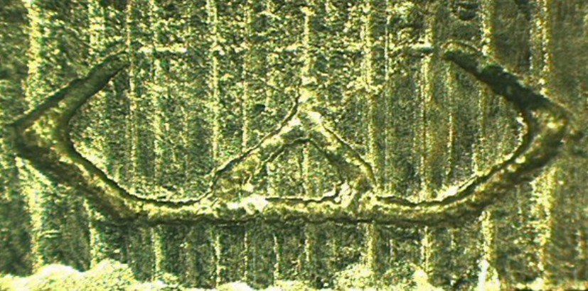 fehlerhafte Adlerdarstellung im geriffelten Münzrand